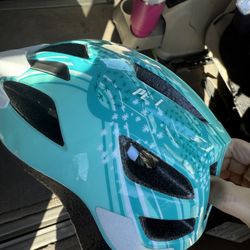 Specialized Shuffle Kids Bike Helmet (50–55cm) – $10