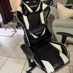 Gaming chair
