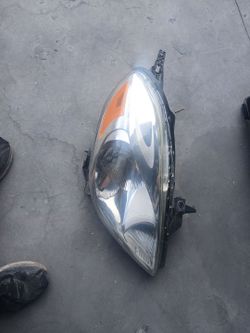 2012-2014 Nissan Versa headlight