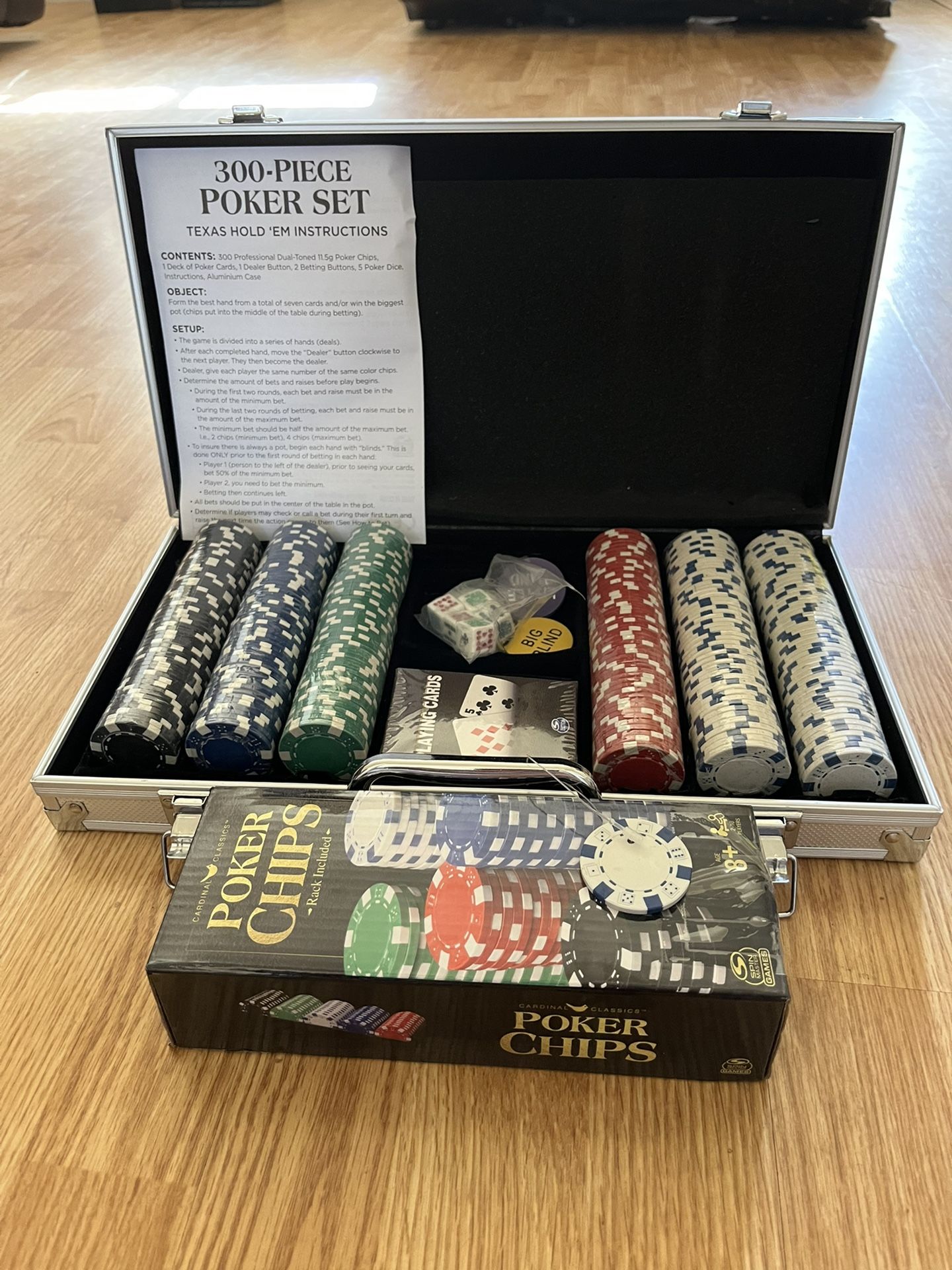 New Poker Set AND Extra Chips