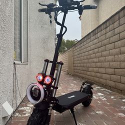 Dual-motor electric scooter