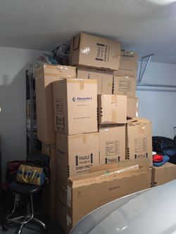 Moving boxes and paper - free