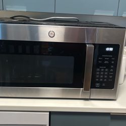 Semi-New Microwave 