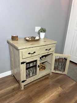 🏡 Rustic Farmhouse Storage Cabinet / Buffet – Distressed Cream (Peoria)