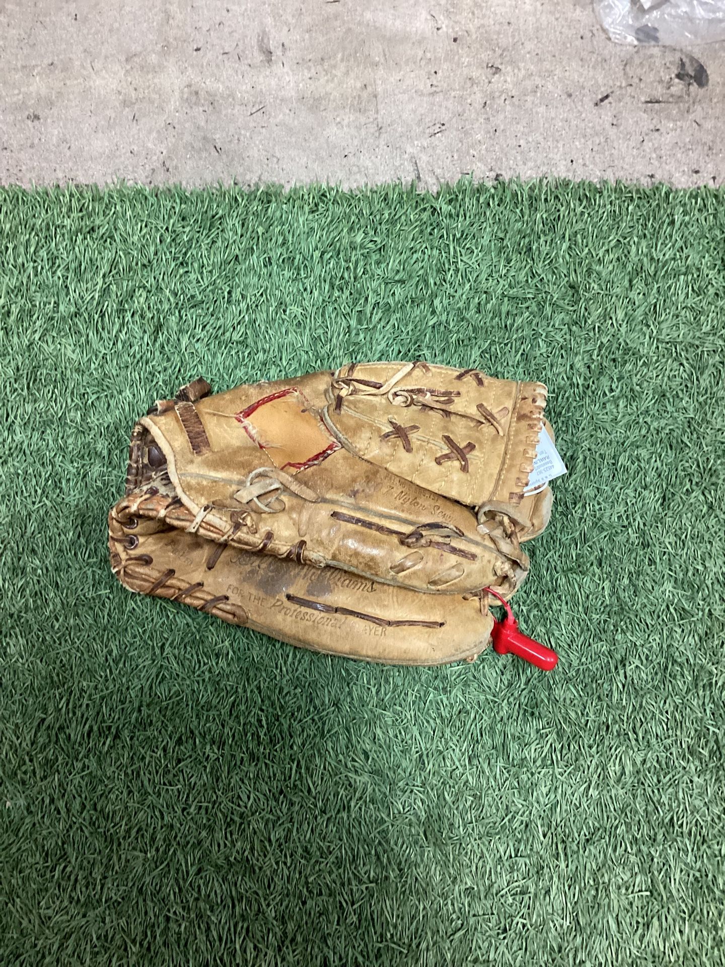 Used Vintage Rawlings Heart Of The Hide Billy Williams 11” Glove - RHT (Read Description)
