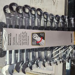 Klutch Ratcheting Wrench Set. 13 Piece