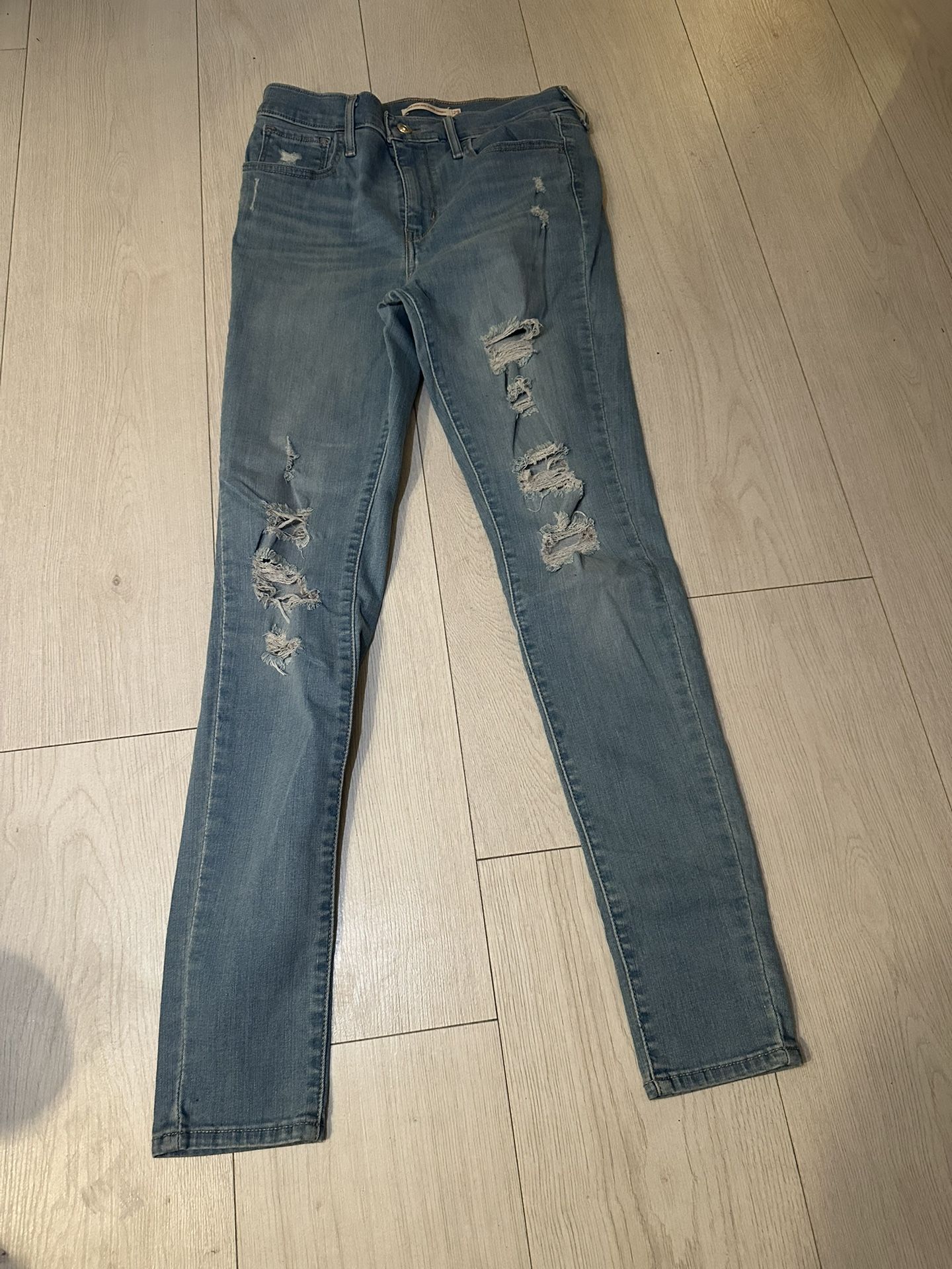 Levis 720 high rise super skinny jeans size 29