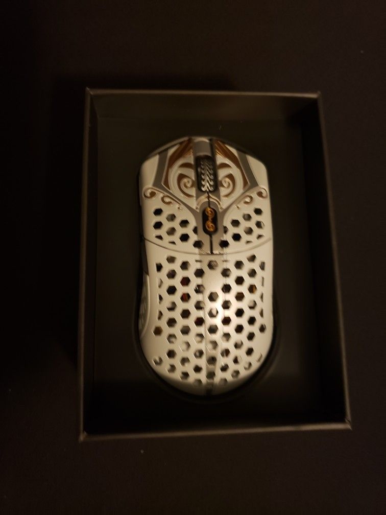 Finalmouse Starlight 12 Zeus Small for Sale in Clayton, CA - OfferUp