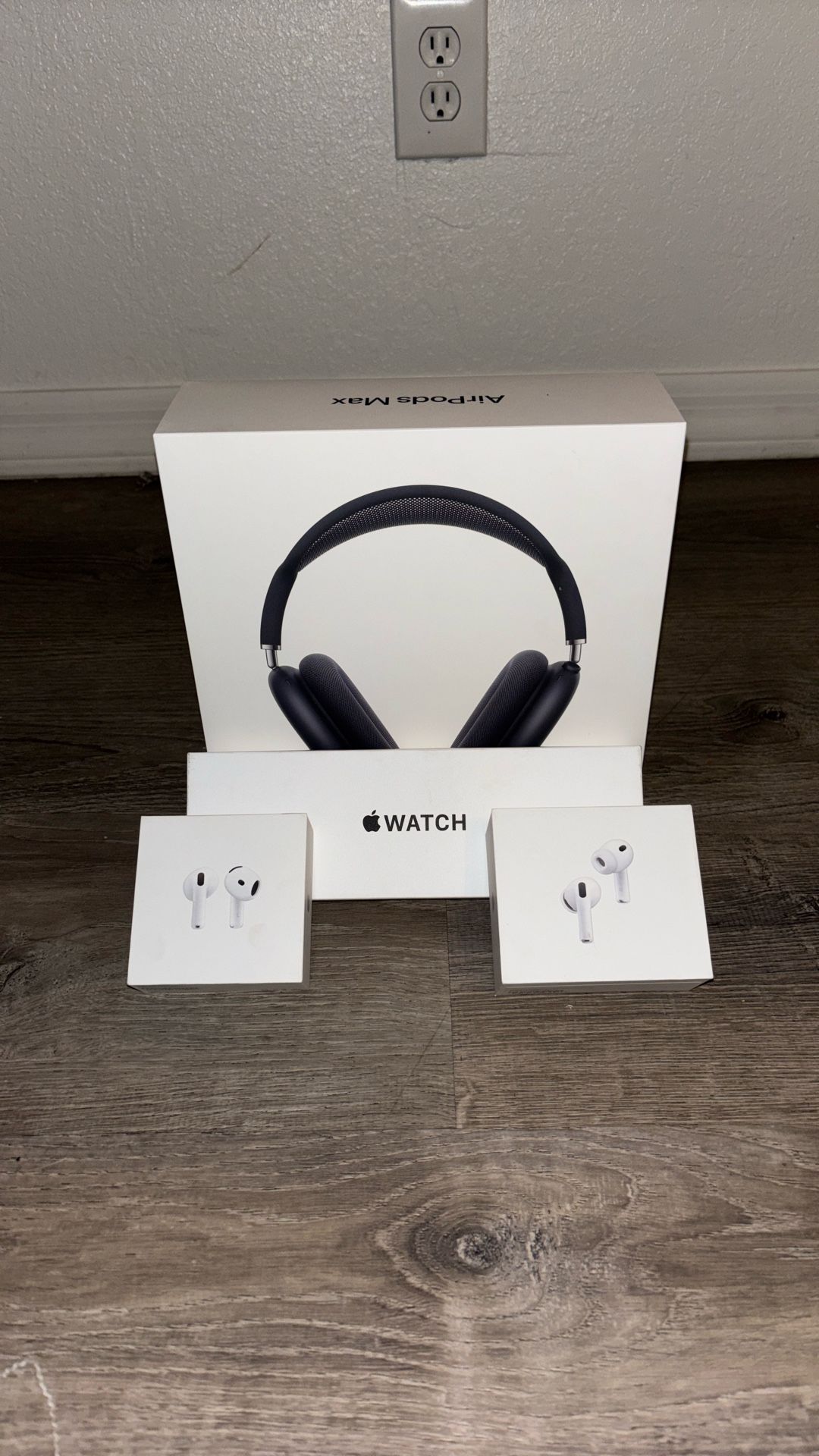 Brand New AirPods, Apple Watch And AirPods MAX