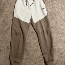 Cream/Sand Nike Tech Fleece Joggers 