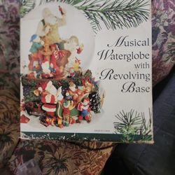 Handpaintef Musical Waterglobe With Revolving Base