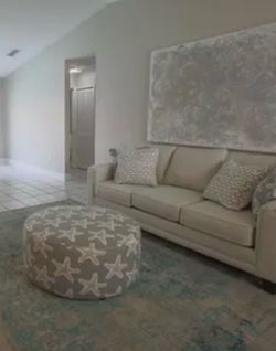 Sofa from rooms to go like new