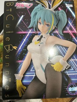Hatsune Miku Bunny Figure