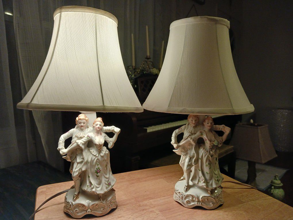  A PAIR OF VINTAGE  15 INCHES TALL VICTORIAN LAMPS  REALLY NICE  ONE  HAS BEEN   Rewire  