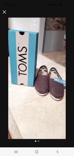 Toms Shoes