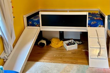 Kids twin bed