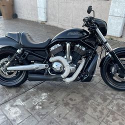  2007 Harley Davidsons Night Rod Nightrod  Clean title pink in hand  Miles in the 30's