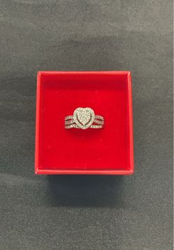 10k white gold size 8 heart engagement set