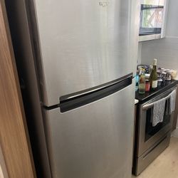 Refrigerator 28 , 30 “ Wide 