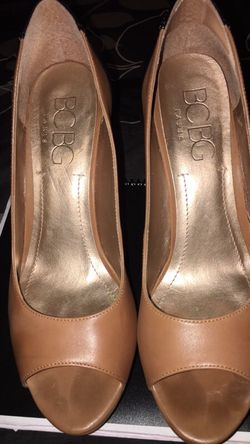 BCBG Paris Open-Toe Wedges size 8b/38