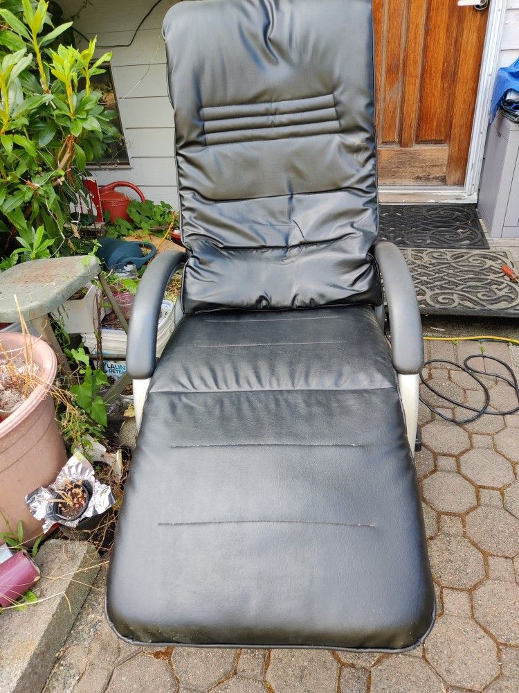 Free Non-Working Massage Chair!