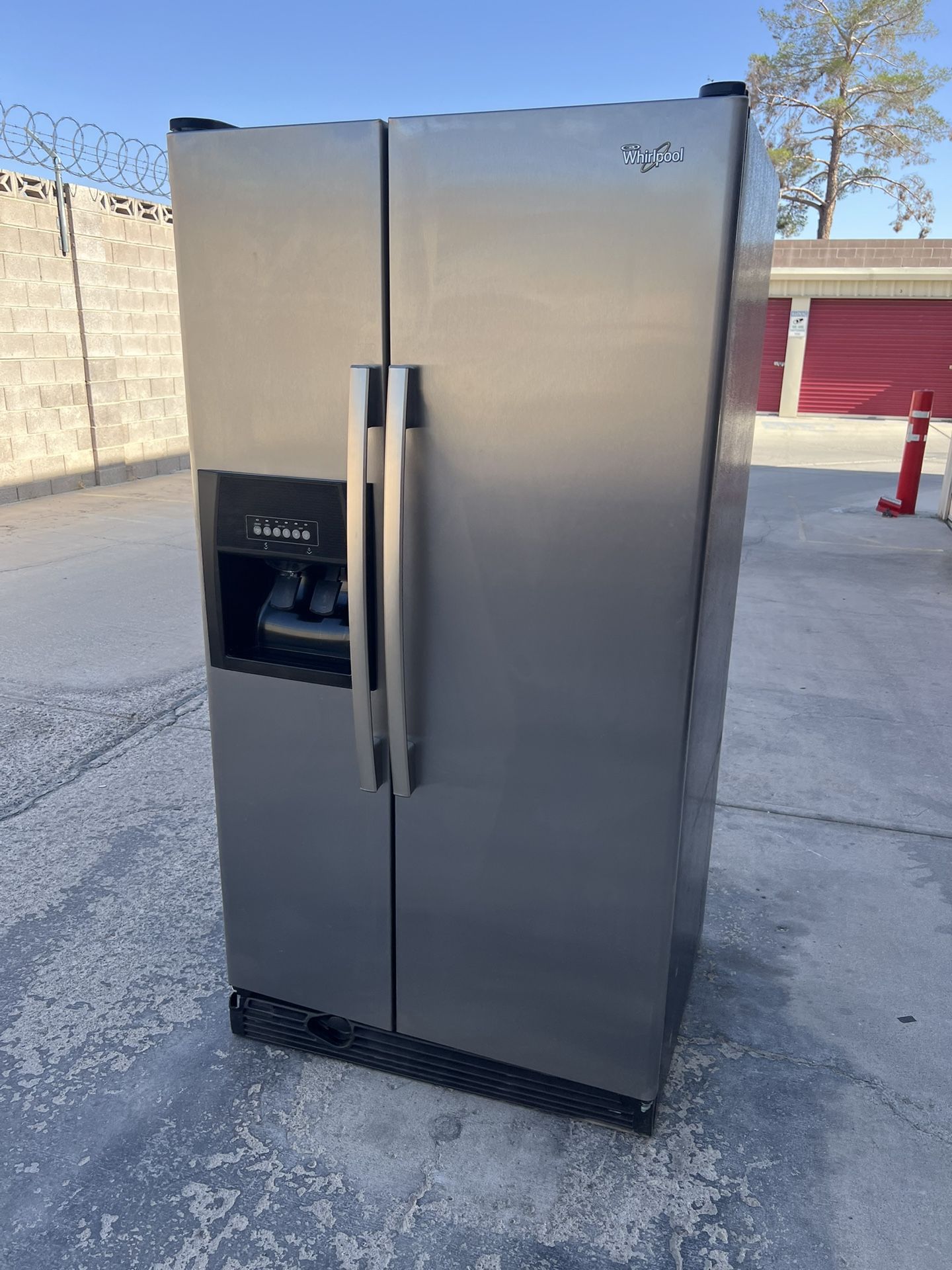 WHIRLPOOL REFRIGERATOR