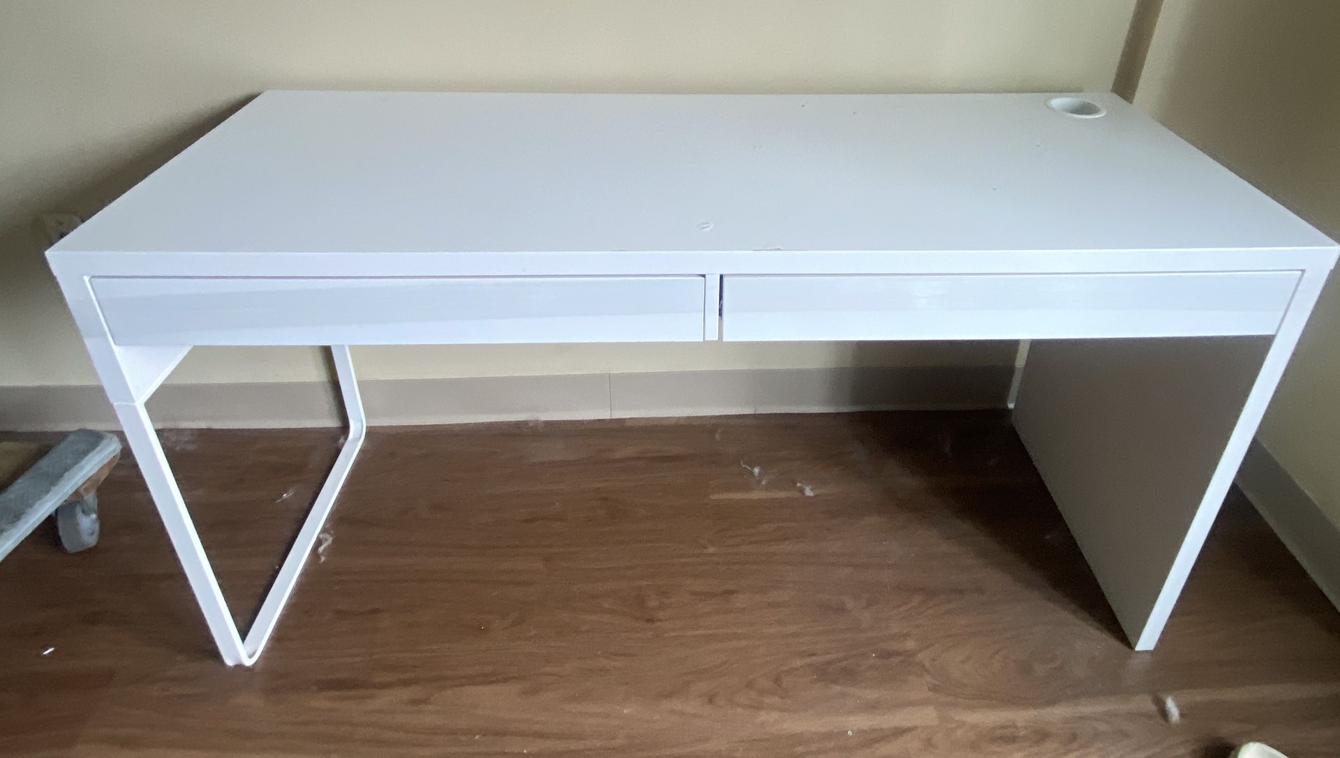 Ikea White Desk And Chair 