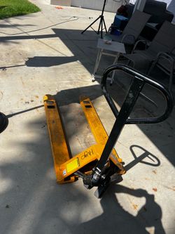 ULINE Pallet Jack H-1043