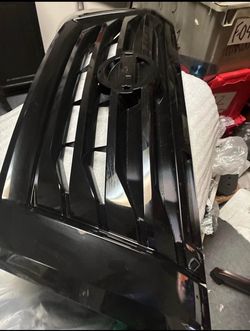 Pathfinder 2023-25 Front Grille Mid-Night Edition 62310-6TA2J