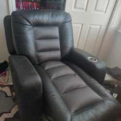 Airflow Black and Gray Recliner W Cupholder 180 OBO. . for Sale