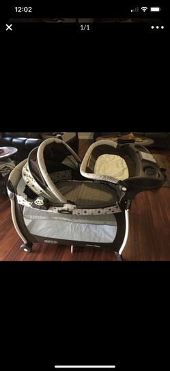 Graco playpen / basinet / crib