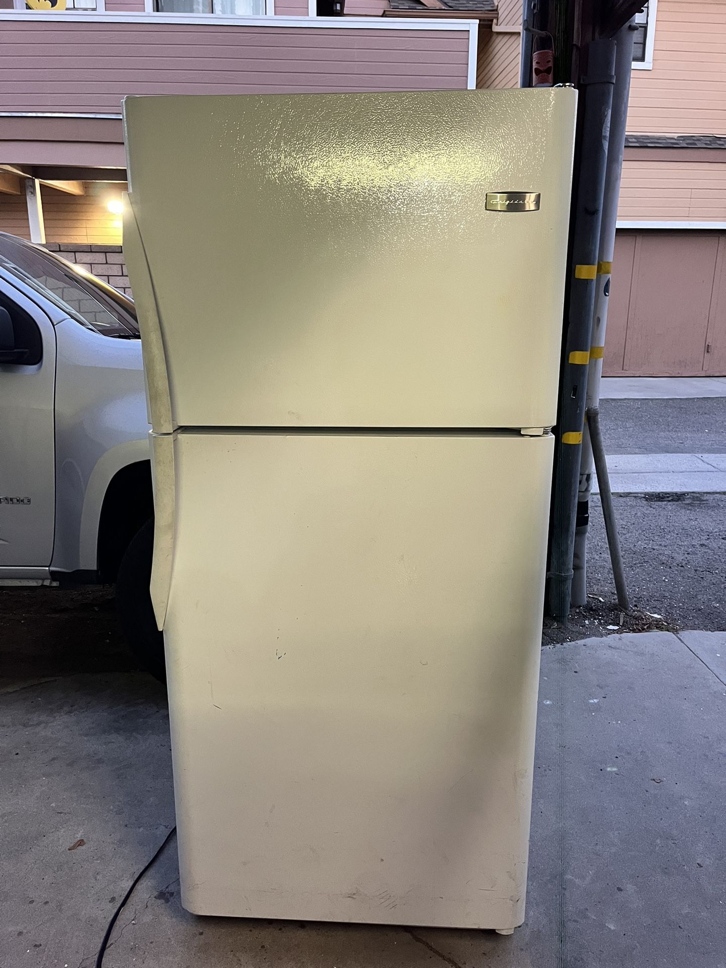 Frigidaire Top Freezer Refrigerator