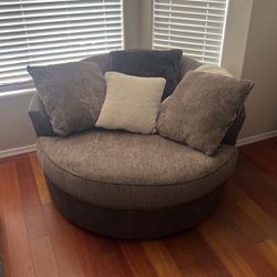 Swivel Round Couch