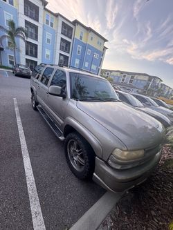 Es LT suburban