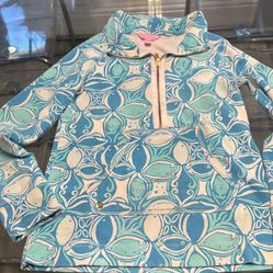 This is a Lilly Pulitzer Skipper Popover in a blue and white print. 