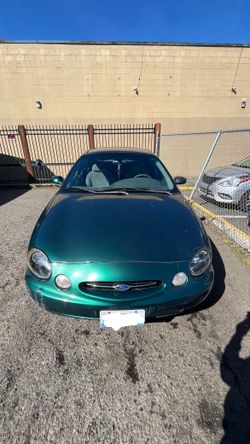 1999 Ford Taurus