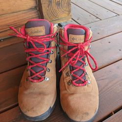 Columbia Waterproof Hiking Boots 🥾