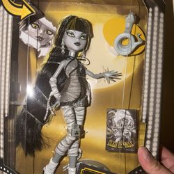 Cleo Reel Drama Doll