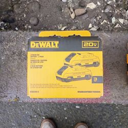 DeWalt Lithium Ion Battery Pack 20v MAX 2 Pack DCB230-2