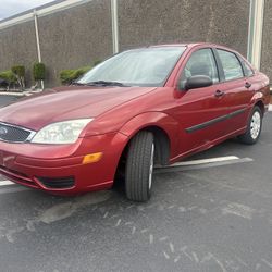 2005 Ford Focus ZX4 