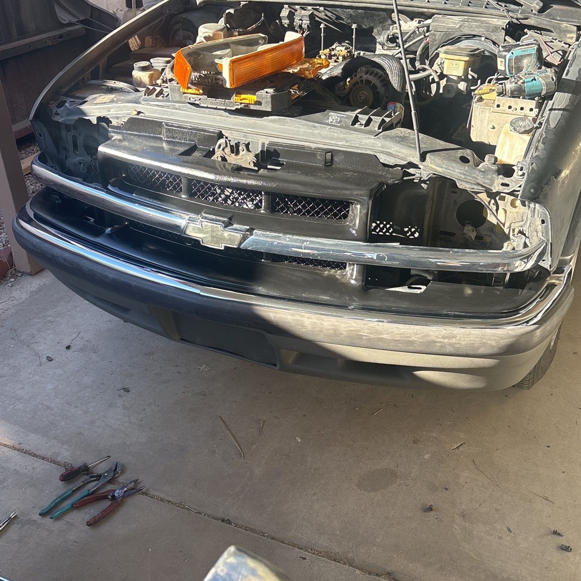 Grille & Headlights S10 Jimmy Sonoma Chevy 