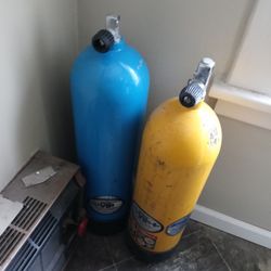 Scuba tanks