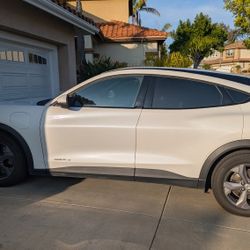 2022 Ford Mustang Mach-E
