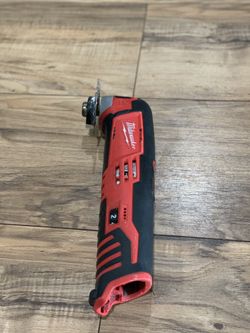 Milwaukee m12 MultiTool