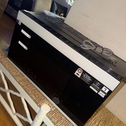 Samsung Bespoke Smart 2.1 cu ft Over The Range microwave