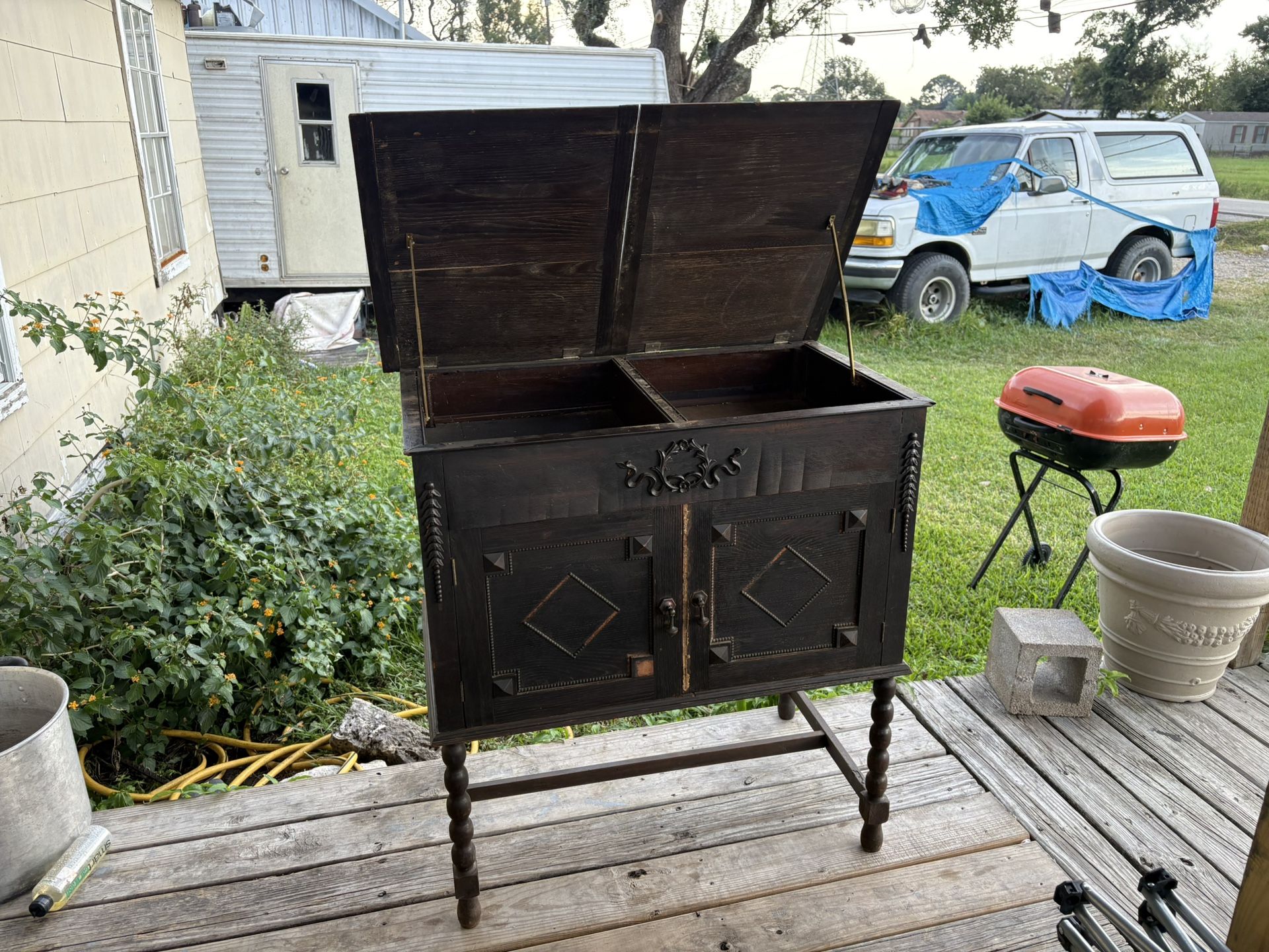 Antique Furniture 