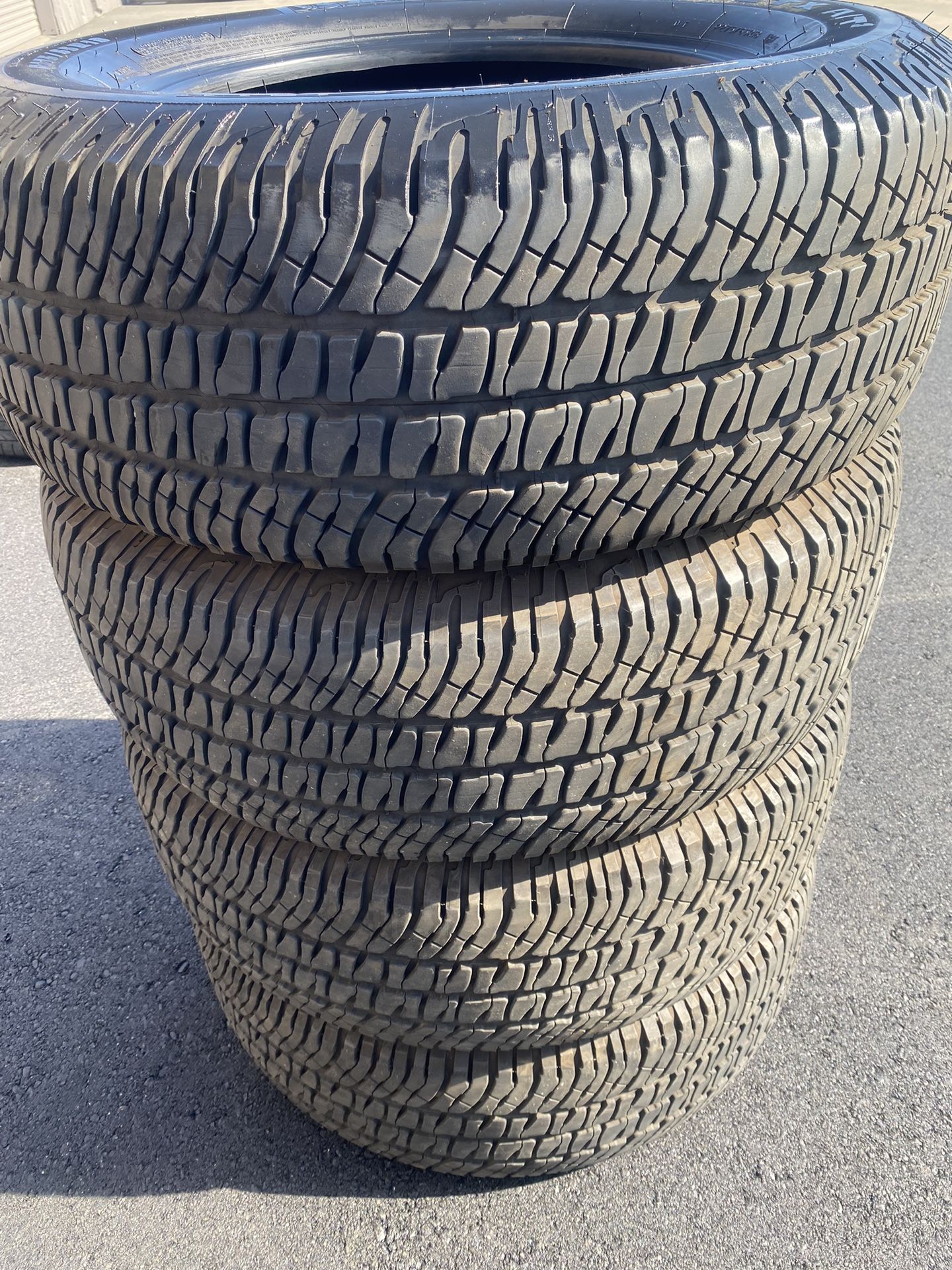 (4) 18” Michelin A/T tires ~ great tread