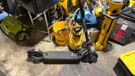 Electric scooter