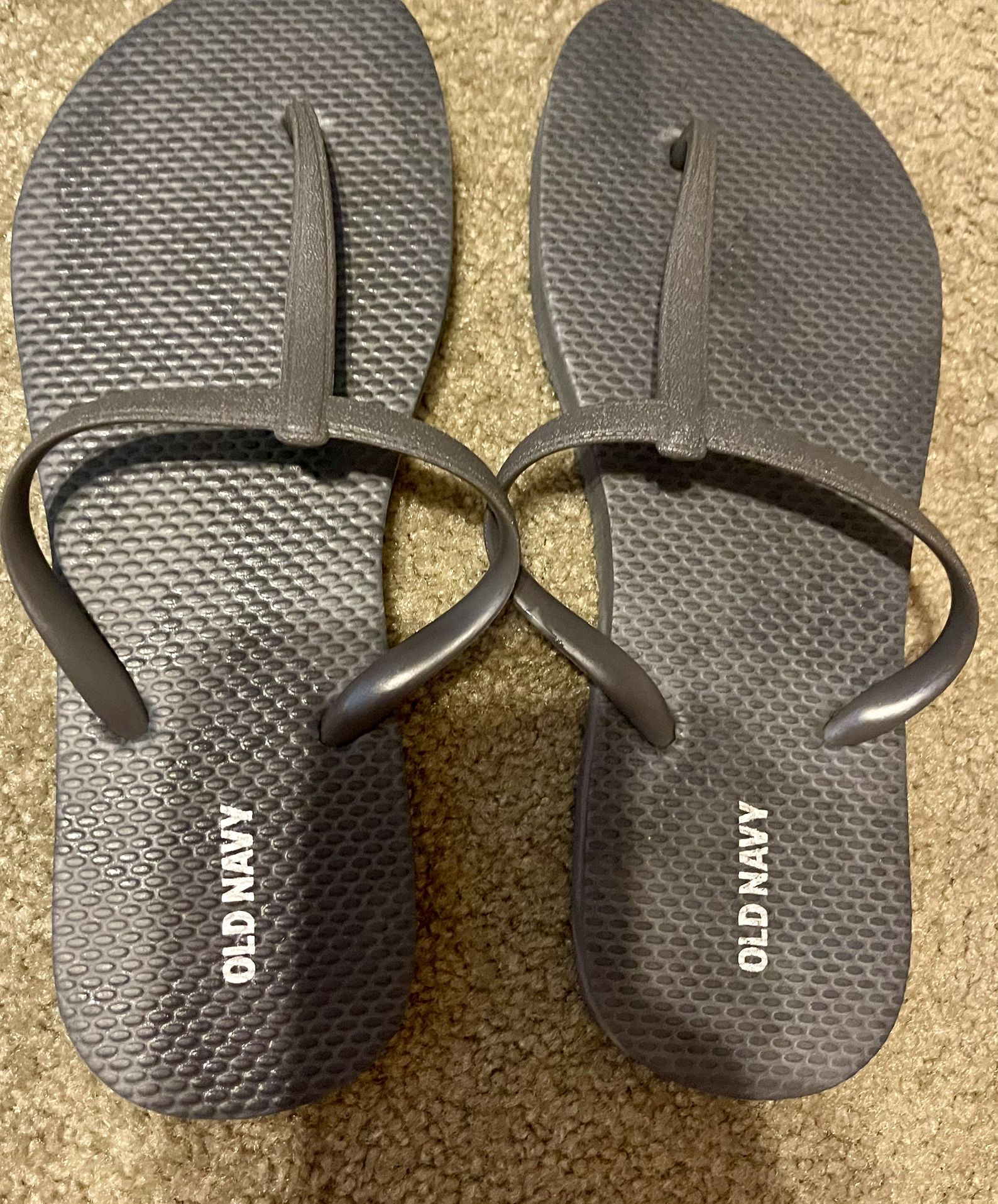 Old Navy Gray Plastic Flip Flops With Unique Strap For Feet