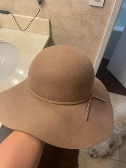 Woman’s floppy hat